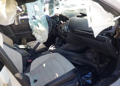 2015 Volkswagen Jetta 1.8T Sport z USA, uszkodzony, nr VIN 3VWD17AJ7FM346287